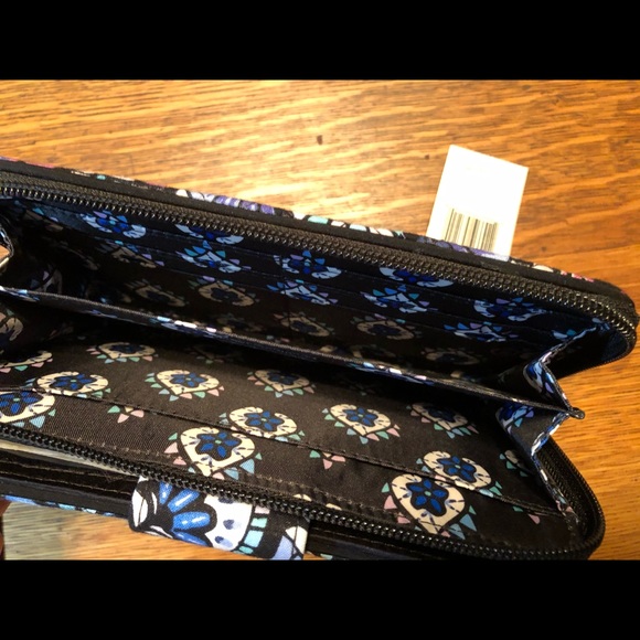 Vera Bradley Turnlock Wallet - Picture 5 of 6